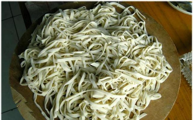 孟非小面一碗卖30元, 农村人自己家做的这碗面一点不输他