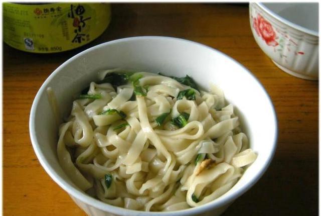 孟非小面一碗卖30元, 农村人自己家做的这碗面一点不输他