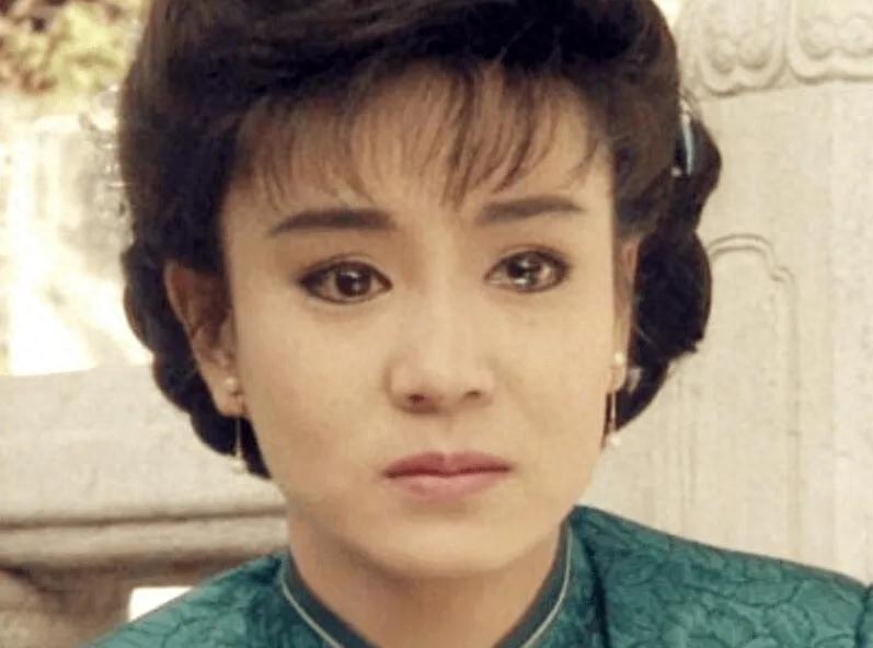 “泪眼皇后”刘雪华个人资料，果然爱哭的人命运总是不济。