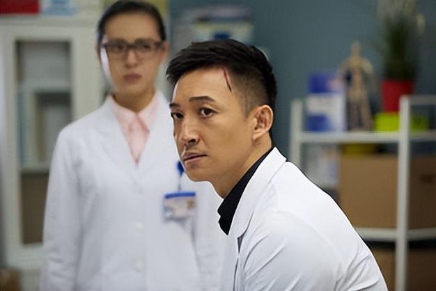 叔系男神：出道十年不温不火，婚后一年爆红，网友：娶妻是门玄学