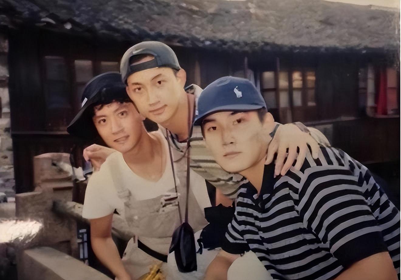 叔系男神：出道十年不温不火，婚后一年爆红，网友：娶妻是门玄学