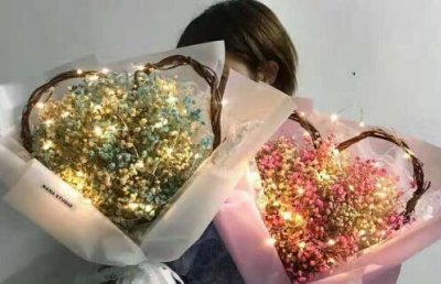 ​追女生第一次送什么花？送女生花需要注意什么