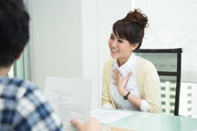 ​和老板娘一个办公室怎么相处（如何处理和老板娘的关系）