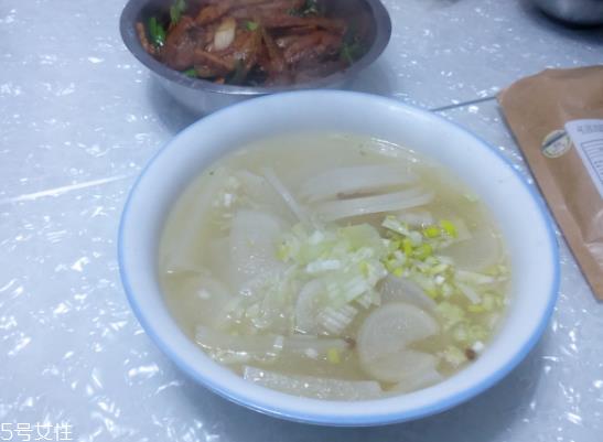 黑猪肉与白猪肉区别 黑猪肉与白猪肉哪个好吃? 黑猪肉与白猪肉区别 黑猪肉与白猪肉哪个好吃?