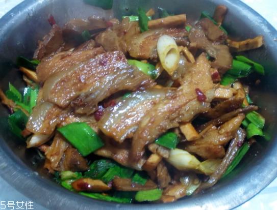 黑猪肉与白猪肉区别 黑猪肉与白猪肉哪个好吃? 黑猪肉与白猪肉区别 黑猪肉与白猪肉哪个好吃?