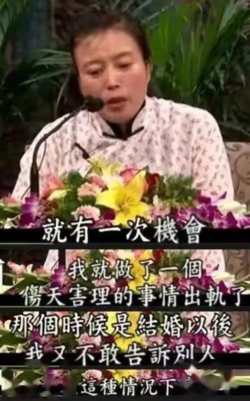 贾斯汀比伯的女朋友有哪些(赛琳娜用8年伴比伯成长)