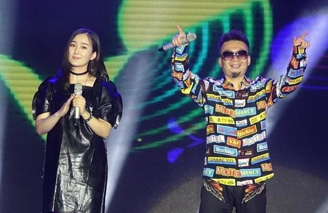 龙梅子的资料介绍(龙梅子一位美丽低调的实力歌手)