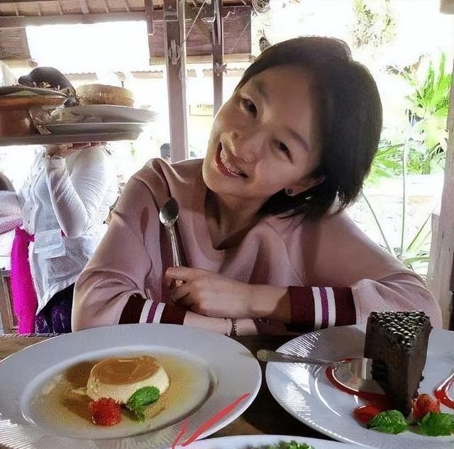 易烊千玺女朋友是谁(易烊千玺周冬雨再登热搜)