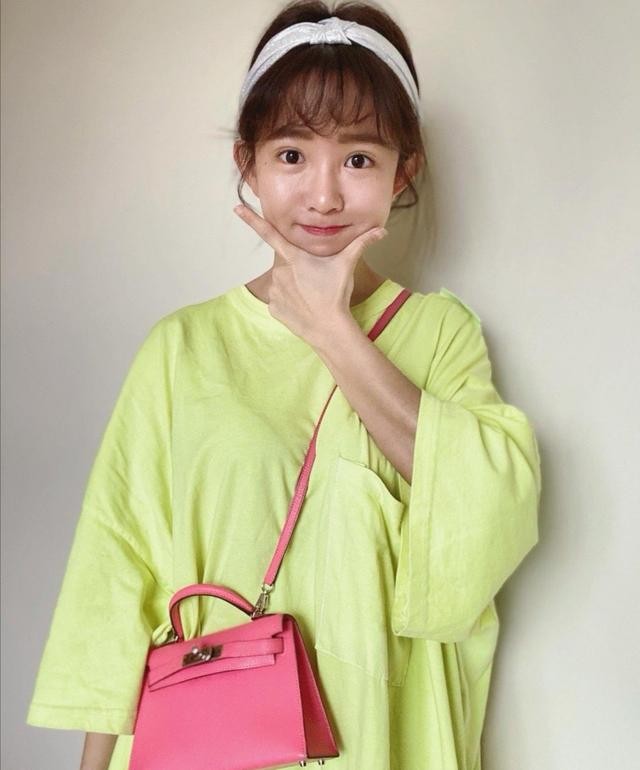 郭书瑶童颜惊人（30岁郭书瑶生了娃还像学生妹）