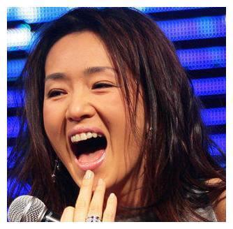 女星好不好看,咧嘴一笑就知道了,郑爽真的好可爱啊!