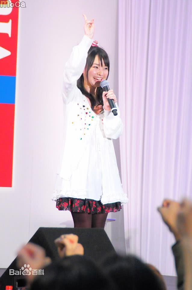 伊藤加奈惠个人资料写真作品