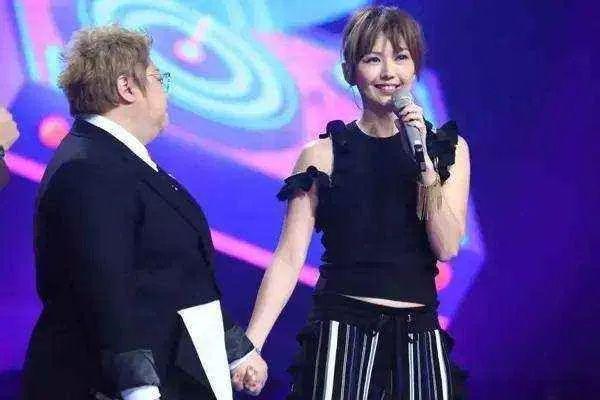 孙燕姿对比周杰伦（那年21岁的周杰伦）(7)