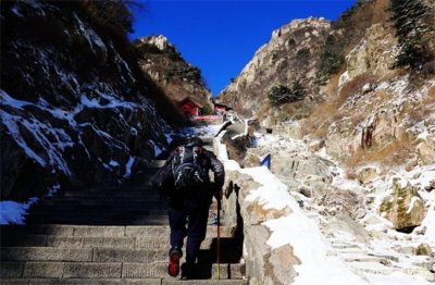 ​徒步爬泰山要多长时间爬泰山步行要多久