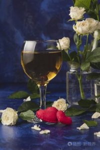 ​送白葡萄酒送一瓶还是一对(送朋友白葡萄酒)