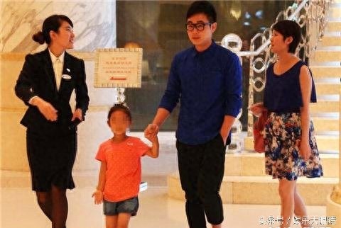 34岁的演员大鹏的35岁漂亮妻子近照