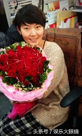 34岁的演员大鹏的35岁漂亮妻子近照