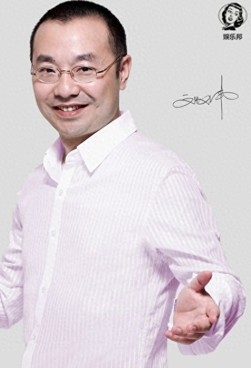 47岁刘仪伟的妻子近照