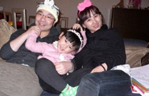 47岁刘仪伟的妻子近照