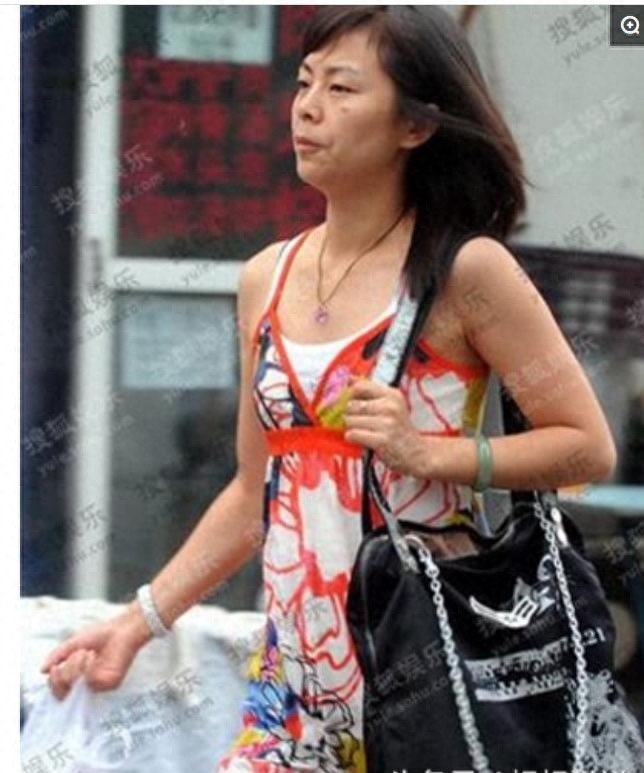 46岁黄渤的妻子生活照曝光,两人太有夫妻相了