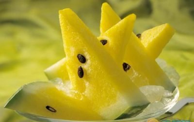 ​西瓜为什么是黄颜色的,果肉是黄颜色的西瓜是什么西瓜