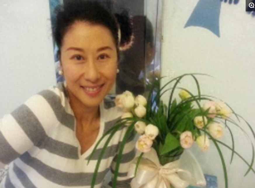 叶倩文与73岁丈夫近照,曾经不被看好的两人,如今儿孙满堂