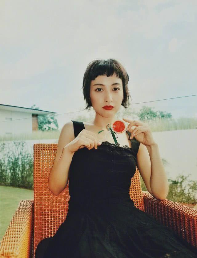 《快乐大本营》5位主持人学历曝光，难怪何老师能力最强