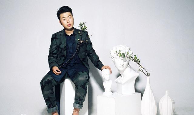 《快乐大本营》5位主持人学历曝光，难怪何老师能力最强