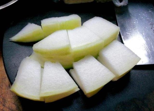 猪脚汤怎么做好吃又香不油腻(猪脚汤最好吃的做法)(2)