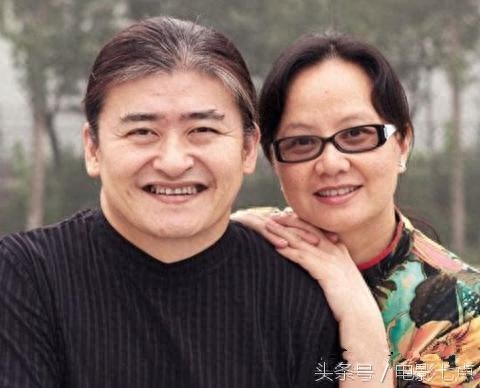 55岁刘欢的妻子卢璐近照，曾是湖南电视台当家花旦