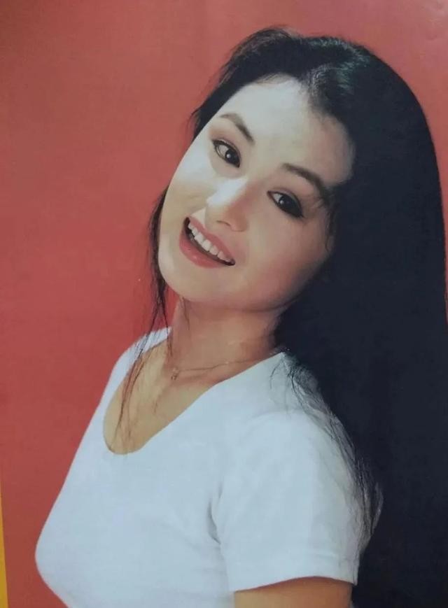 赵本山小姨子于月仙年轻旧照（于月仙姐夫是赵本山）(3)