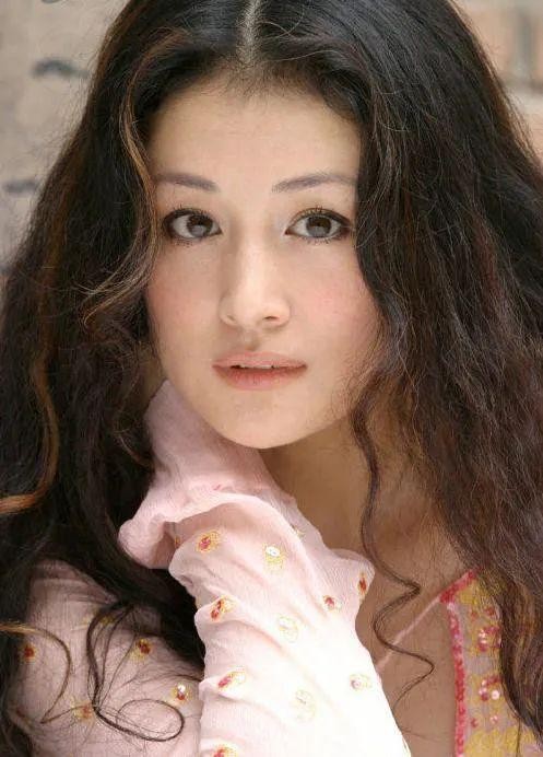 赵本山小姨子于月仙年轻旧照（于月仙姐夫是赵本山）(14)