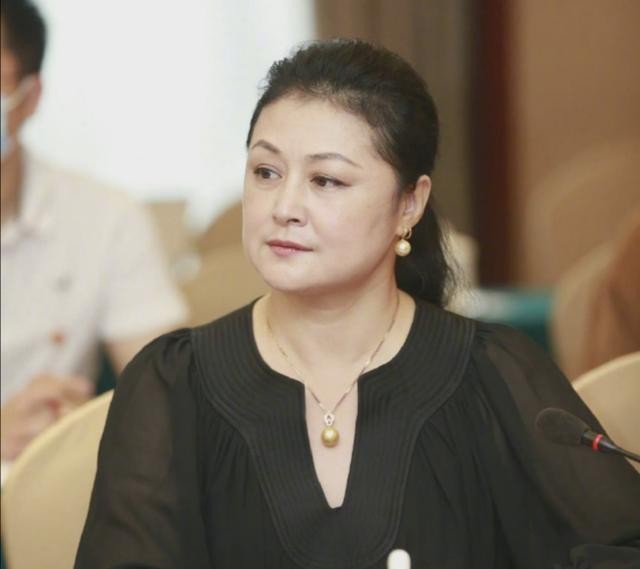 赵本山小姨子于月仙年轻旧照（于月仙姐夫是赵本山）(2)