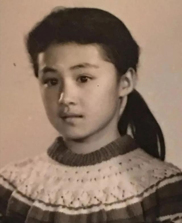 赵本山小姨子于月仙年轻旧照（于月仙姐夫是赵本山）(4)