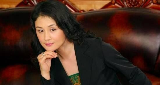 赵本山小姨子于月仙年轻旧照（于月仙姐夫是赵本山）(8)