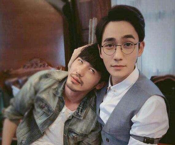 白宇李萌萌恋情被曝光两人拥吻依依不舍, 恋爱日常超级甜