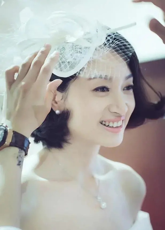 沈佳妮的温婉大方高清气质写真图片