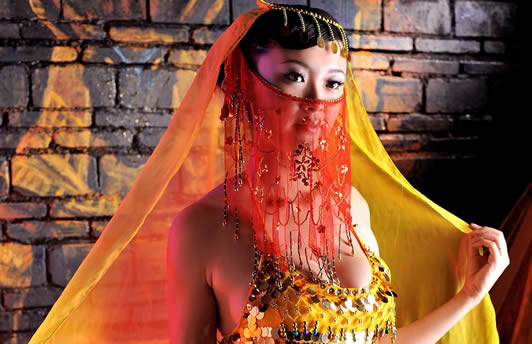 人体模特冰漪资料简介 冰漪丰腴人体被赞