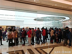澳门买iPhone有多便宜？现场“火爆”抢购，看完价格好“心动”！