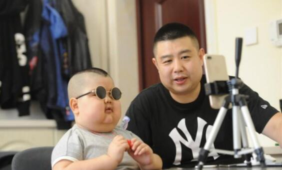 6岁病童小石头直播成网红什么情况