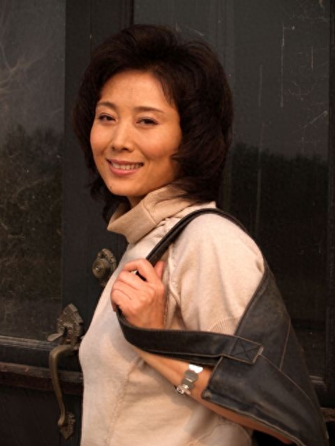 曾创下收视率新高的年代大戏,《家有九凤》中的十个女演员