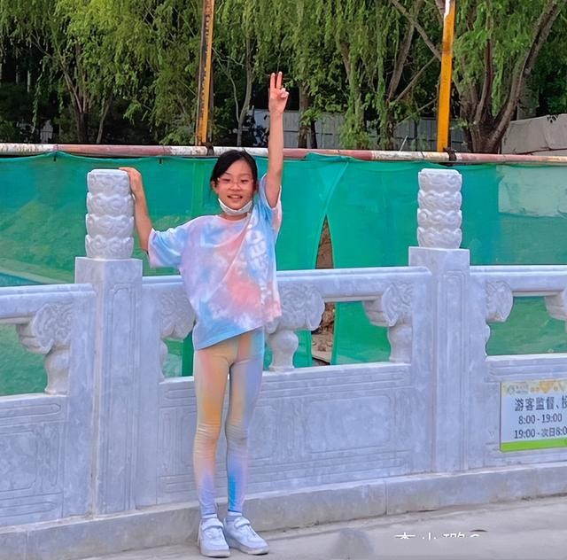 李小璐女儿照片（李小璐晒与女儿最新合照）