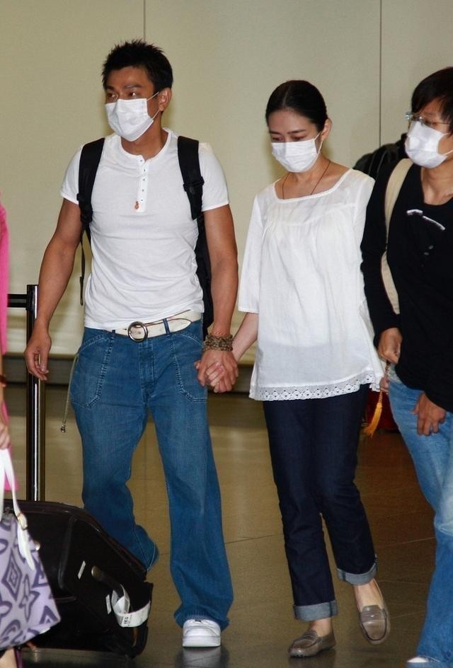 朱丽倩最近图片大全（刘德华老婆带女儿出行）