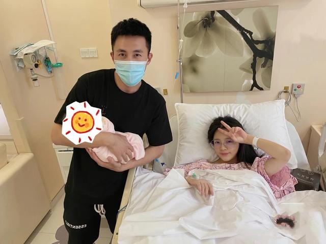 杜淳陪王灿月子瘦了7斤（王灿自曝体质虚弱）(8)