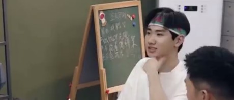 汪苏泷靳梦佳分手原因（靳梦佳汪苏泷恋情三个月就分手）