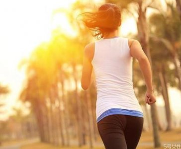 ​运动减肥可以吃零食吗 运动减肥两个月能瘦多少斤