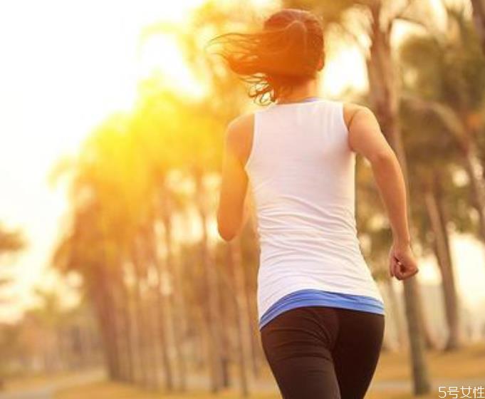 运动减肥可以吃零食吗 运动减肥两个月能瘦多少斤