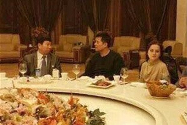 毕姥爷事件是如何跌落神坛的(一个场合发表这样的言论)(1)_