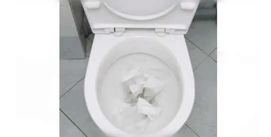 蹲厕被纸堵了能泡烂,马桶被纸堵了会泡烂吗图1
