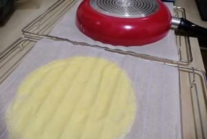 没有平底锅怎么做千层蛋糕的皮,榴莲千层用什么锅最好图7