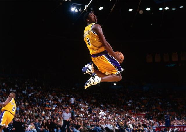 科比为什么换成24号球衣(8号球衣的科比与24号球衣的科比全面对比)(4)